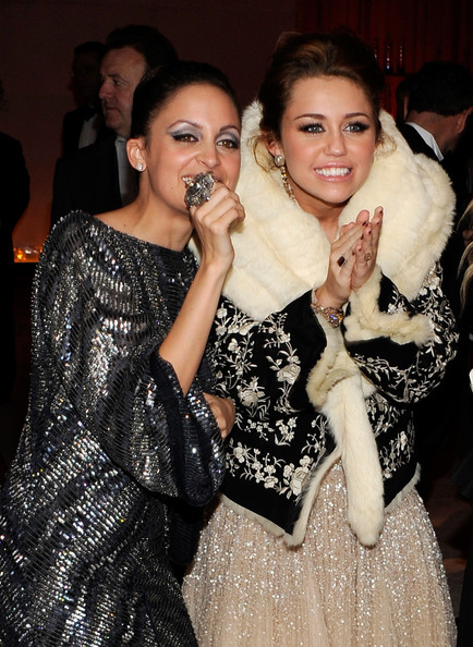 18th+Annual+Elton+John+AIDS+Foundation+Academy+rSWmoVNM44_l.